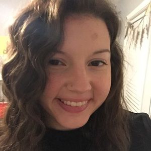 Meet your Posher, Leah